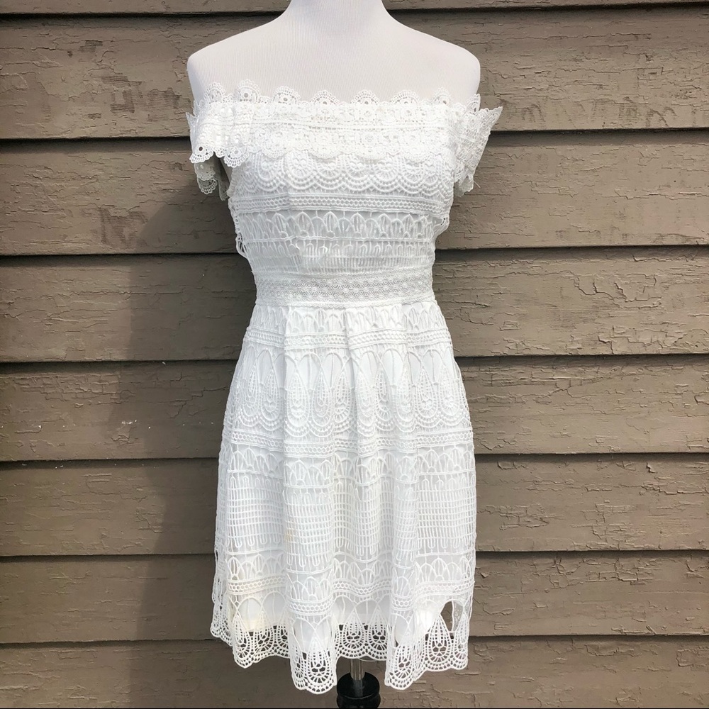 Francesca’s off-shoulder lace dress! - Picture 2 of 6